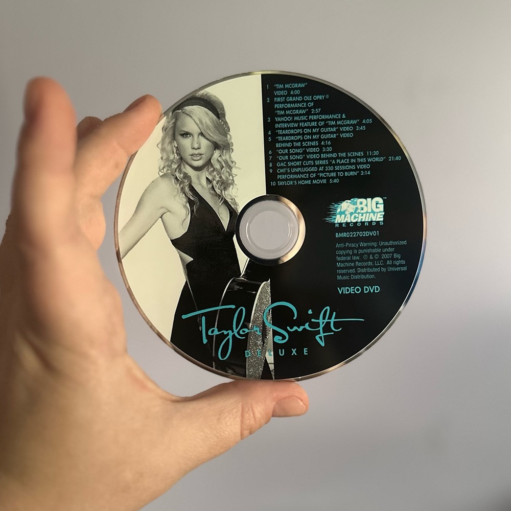 Taylor Swift Deluxe CD + DVD - Picture 7 of 8
